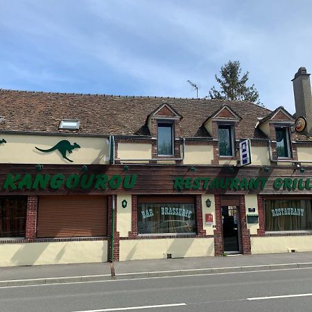 Kangourou A Moustache Thivars Exterior foto