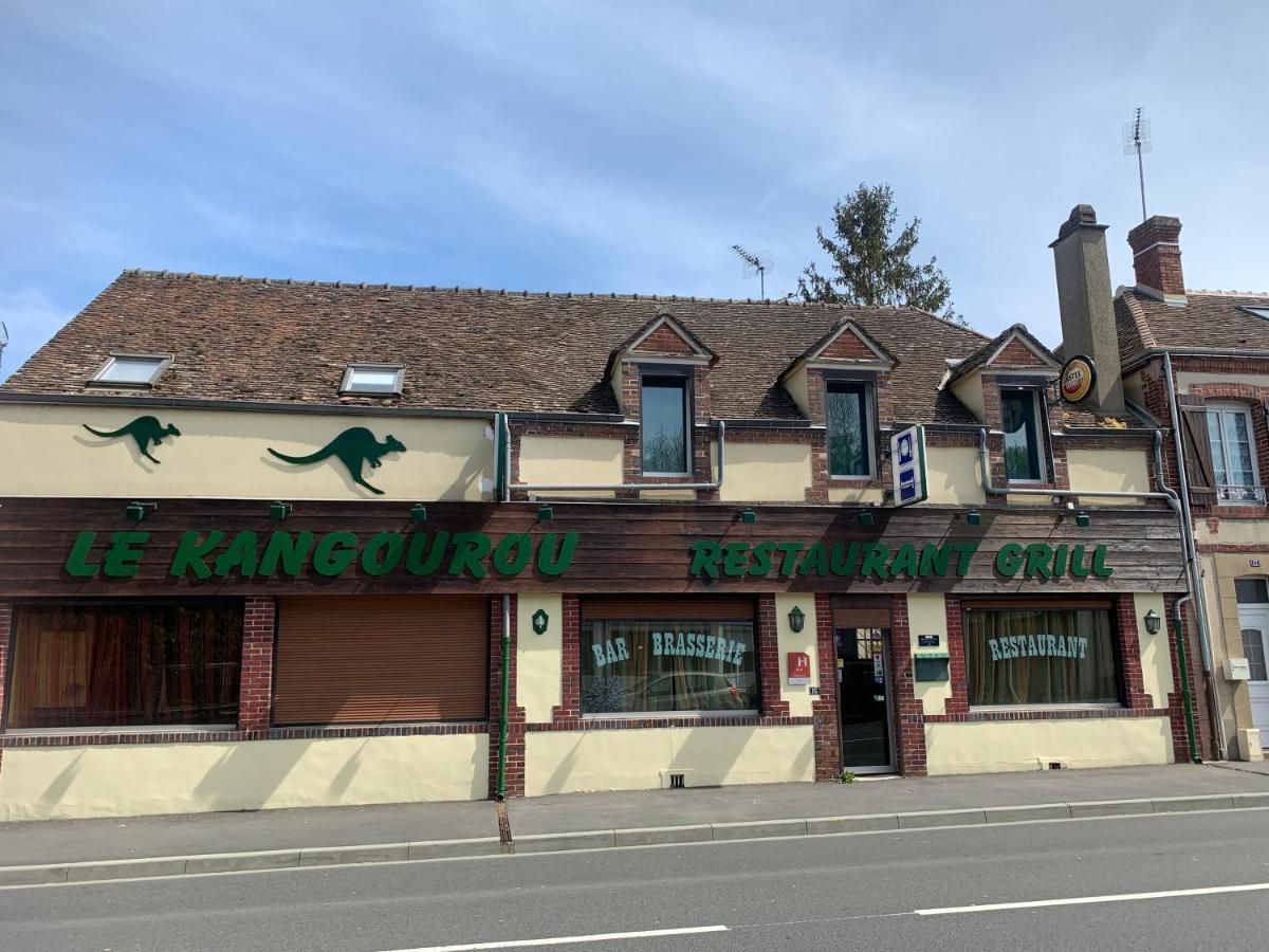Kangourou A Moustache Thivars Exterior foto